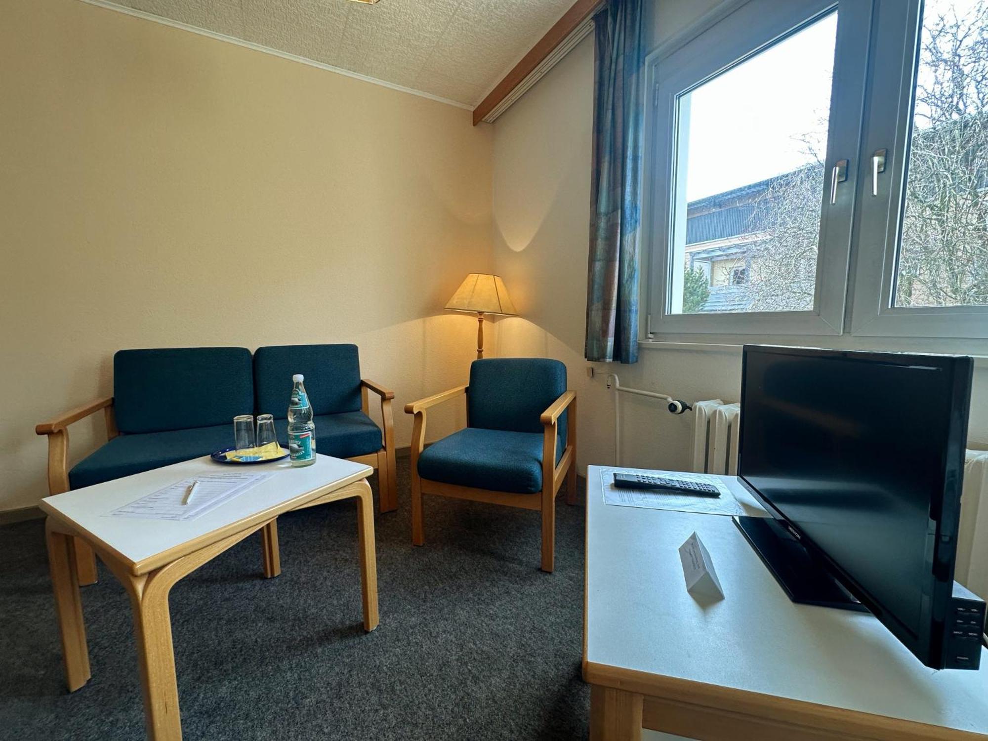 Hotel Am Laerchenberg I Fruehstueck, Wlan, Parkplatz Schirgiswalde-Kirschau المظهر الخارجي الصورة
