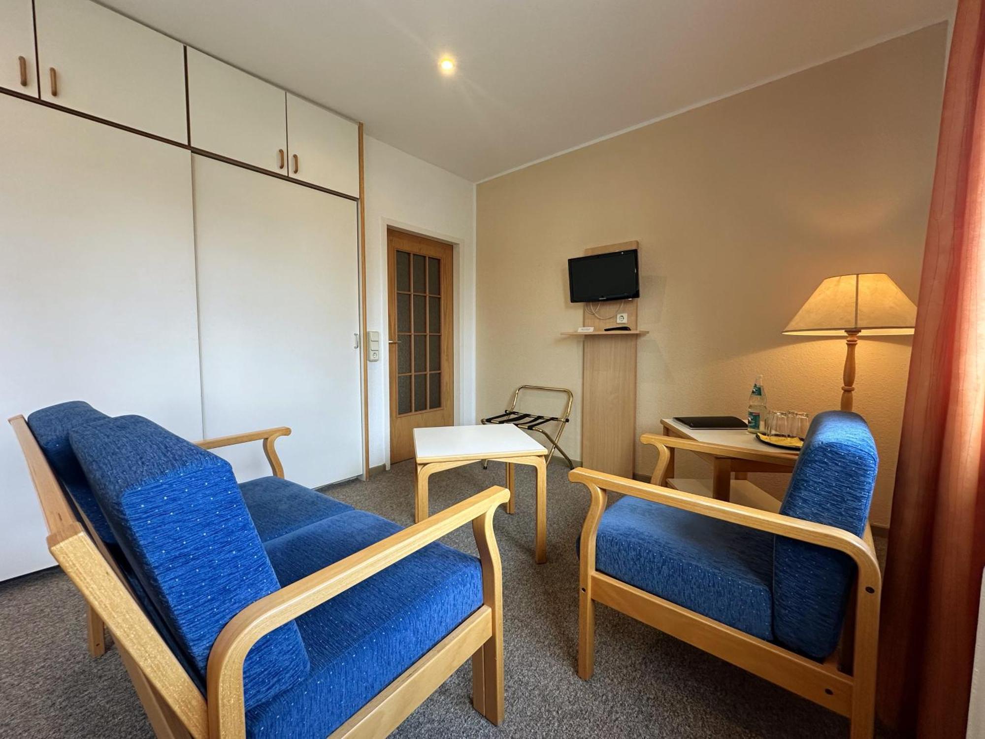 Hotel Am Laerchenberg I Fruehstueck, Wlan, Parkplatz Schirgiswalde-Kirschau المظهر الخارجي الصورة