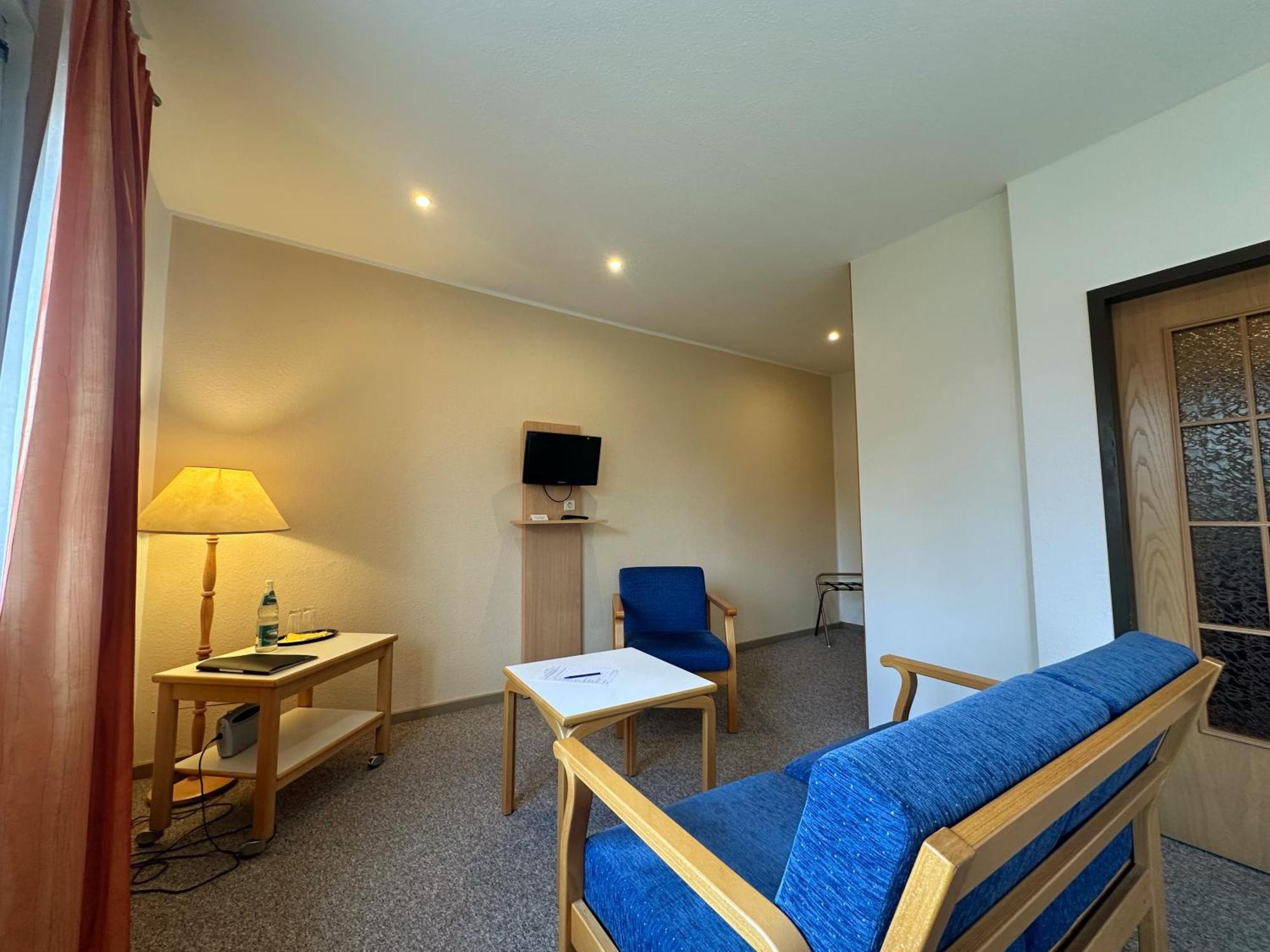 Hotel Am Laerchenberg I Fruehstueck, Wlan, Parkplatz Schirgiswalde-Kirschau المظهر الخارجي الصورة
