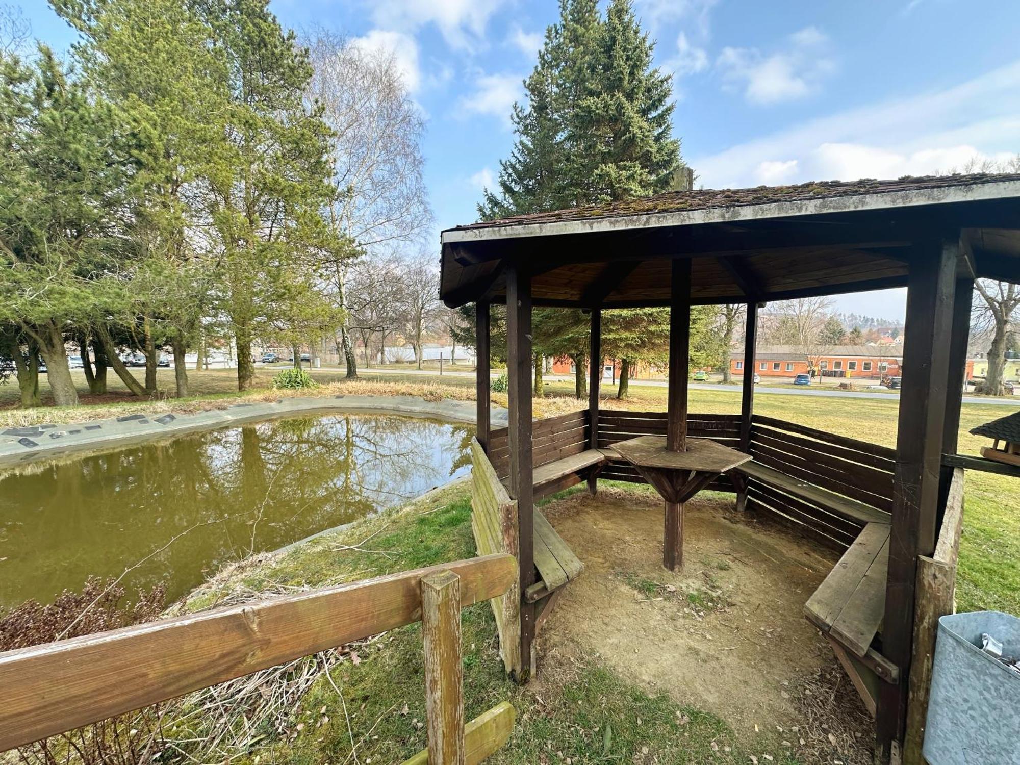 Hotel Am Laerchenberg I Fruehstueck, Wlan, Parkplatz Schirgiswalde-Kirschau المظهر الخارجي الصورة