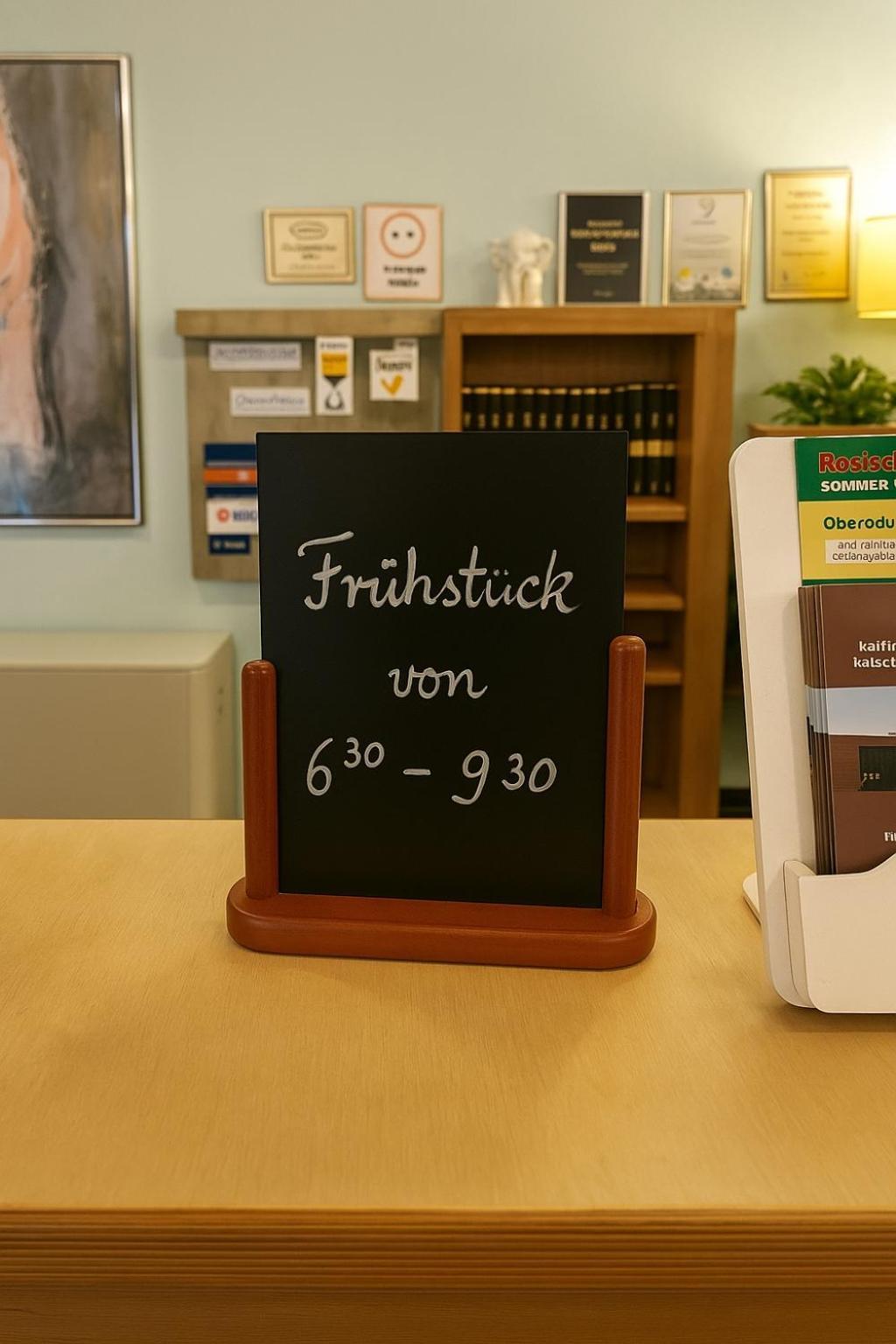 Hotel Am Laerchenberg I Fruehstueck, Wlan, Parkplatz Schirgiswalde-Kirschau المظهر الخارجي الصورة