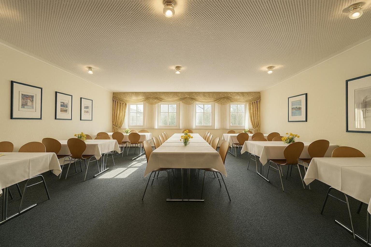 Hotel Am Laerchenberg I Fruehstueck, Wlan, Parkplatz Schirgiswalde-Kirschau المظهر الخارجي الصورة